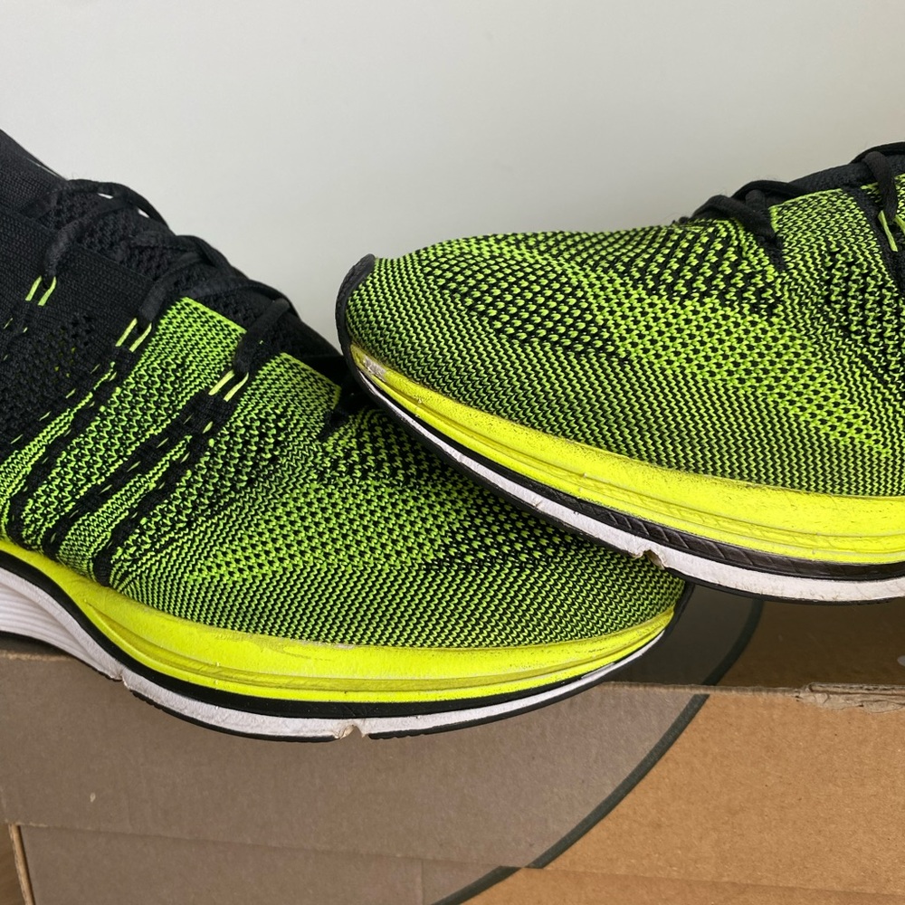 RARE 2012 Nike Flyknit Racer “Volt” Men Sneakers- SZ 12 - Picture 7 of 12